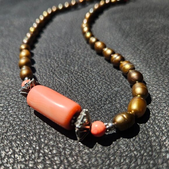 Golden Baroque Pearl Necklace - Picture 1 of 8